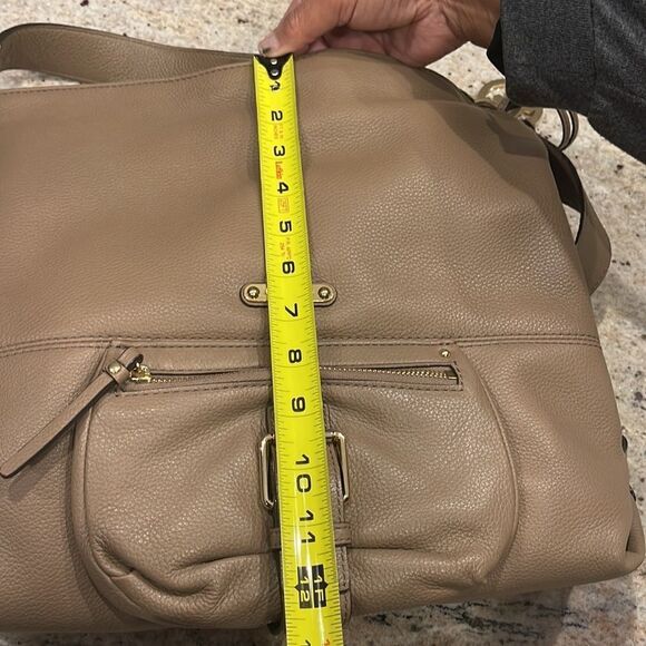 Michael Kors khaki handbag - Picture 10 of 11